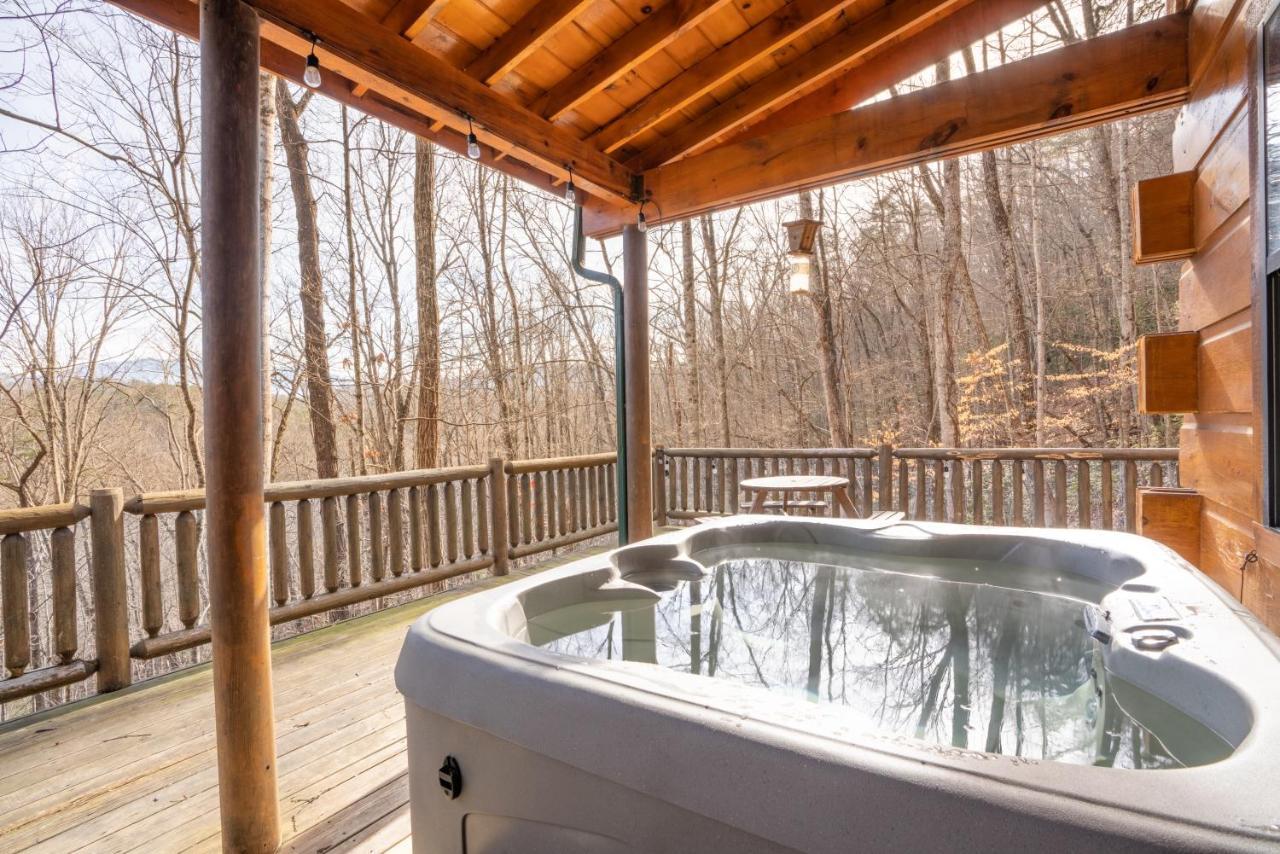 Moonshine Ridge Cabin With Hot Tub And Fire Pit 鸽子谷 外观 照片