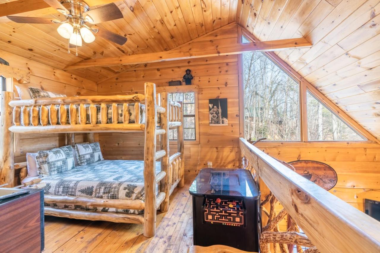 Moonshine Ridge Cabin With Hot Tub And Fire Pit 鸽子谷 外观 照片